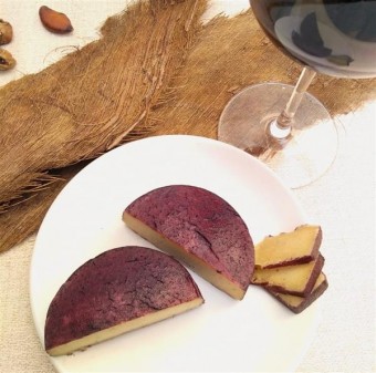 QUEIJO MATURADO NO VINHO TINTO
