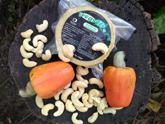 QUEIJO DEFUMADO MATURADO - 250G - VEGSEED