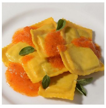 RAVIOLONE DE MIX DE COGUMELOS COM ABÓBORA CABOTIÁ E GENGIBRE - 500G FUNGO DE QUINTAL
